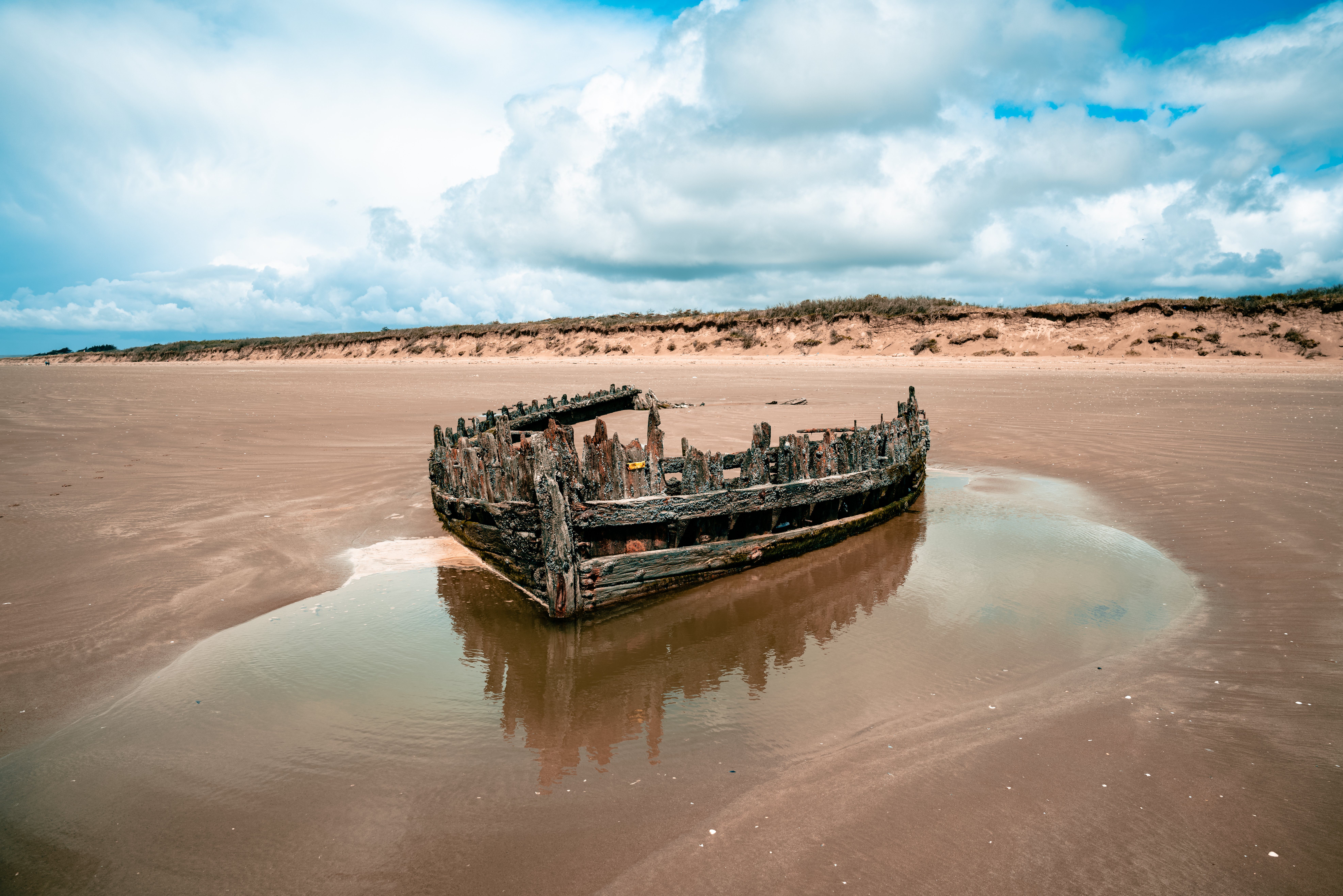 pembrey-shipwreck_51367554275_o.jpg