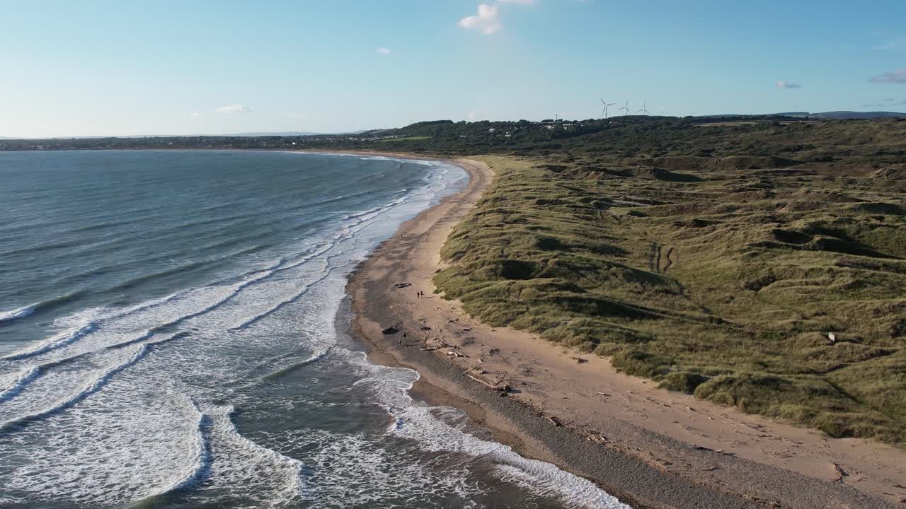 lisa_the_land_rover_at_ogmore_by_sea.mp4